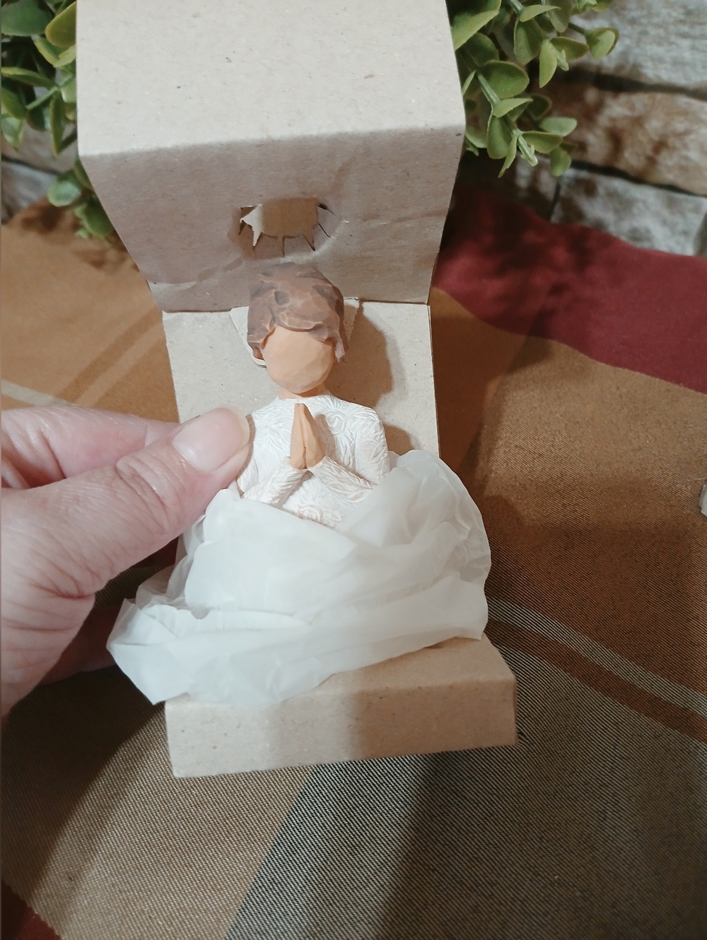 New Willow Tree Prayer Of Peace Figurine Cream and Tan